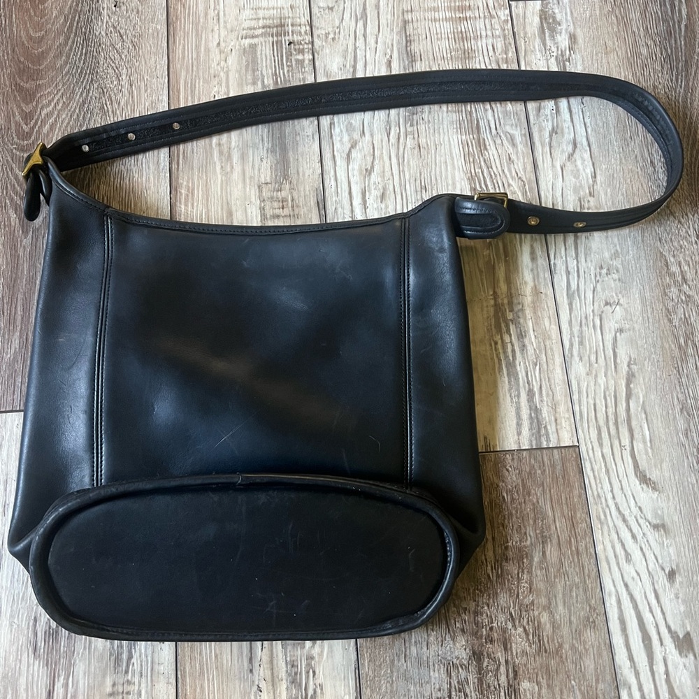 Vintage Coach Medium Slim Duffle Sac in Black Leather